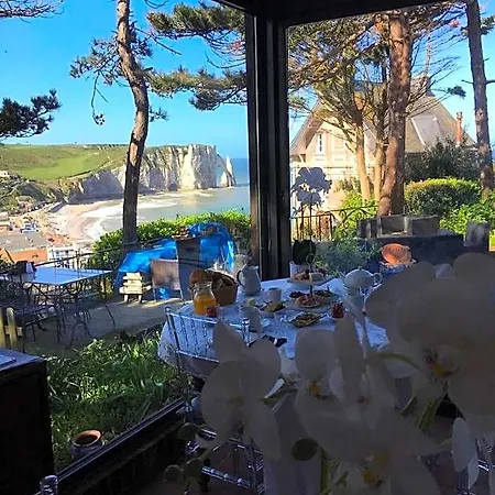 Chante Brise Bed & Breakfast 4*